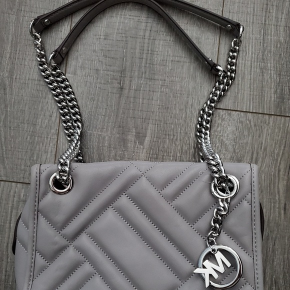 Micheal Kors Handbag - Picture 5 of 7